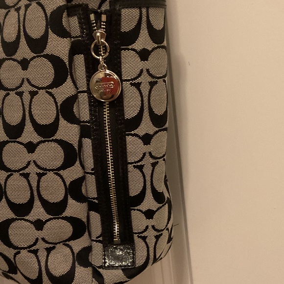 Coach Black and Cream Signature Tote - Picture 2 of 8